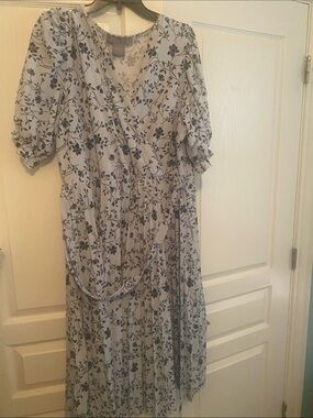 lark and grey dresses Lark + Grey Dresses | Lark + Grey Women's Floral Rust Orange Long Sleeve Pleated Dress Size: Ps | Color: Cream/Orange | Size: Sp